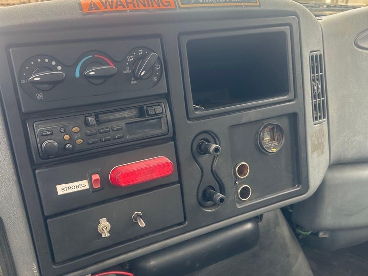 2005-international-7400-image-18