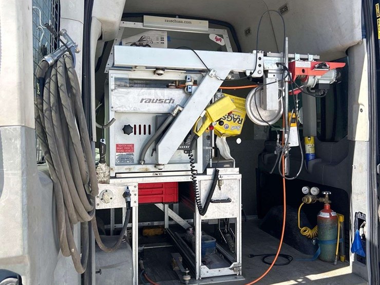 2015-ford-transit-image-43