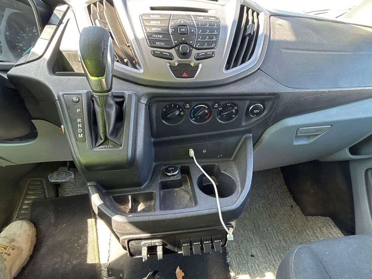 2015-ford-transit-image-23