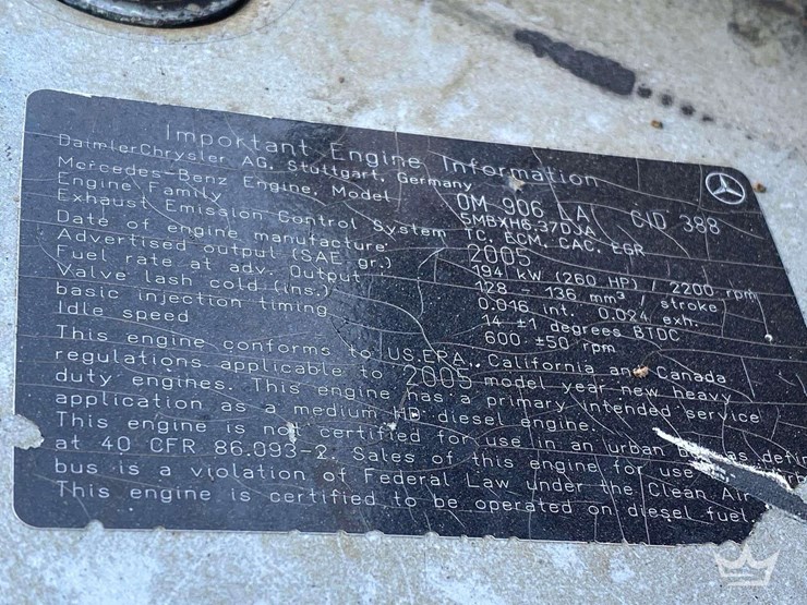 2005-freightliner-m2-106-image-8