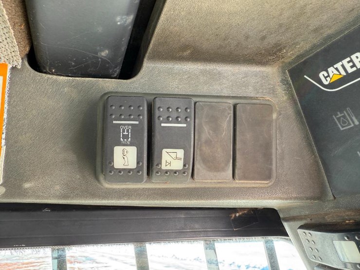 caterpillar-252-image-37