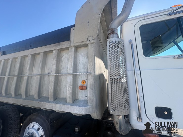 1990-mack-ch613-image-18