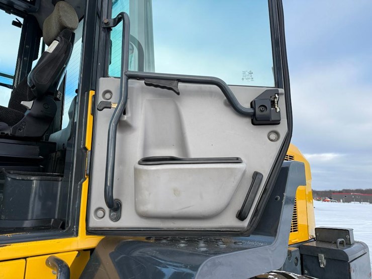 komatsu-wa320-7-image-47