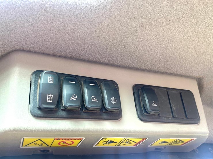 2023-caterpillar-249d3-image-20