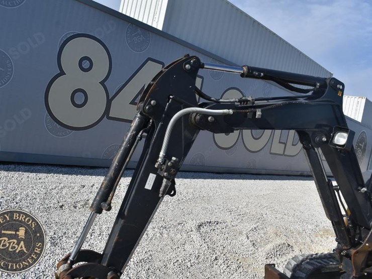 2021-deere-26g-image-18