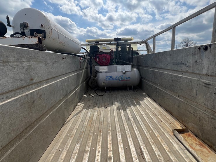 2009-chevrolet-2500-image-6