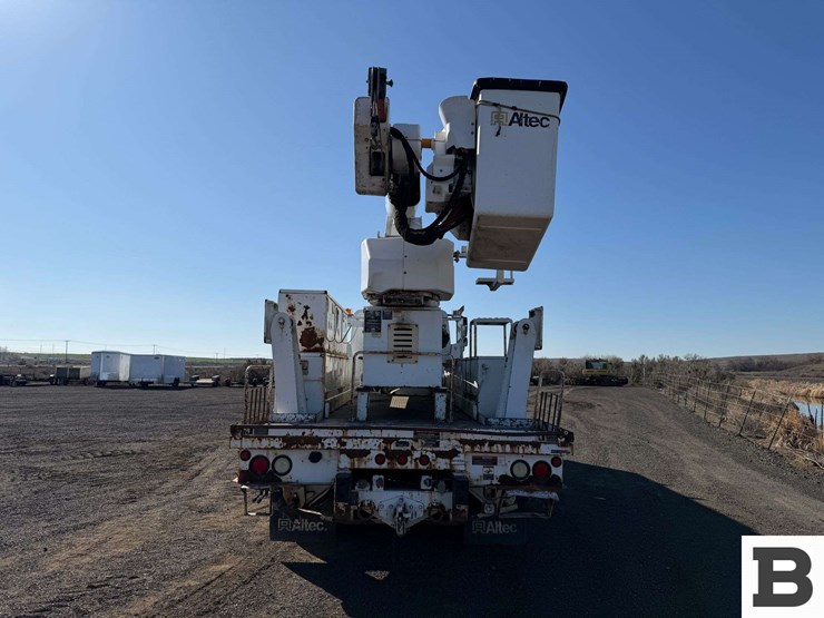 2011-international-workstar-7400-image-5