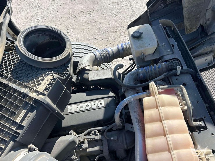 2019-kenworth-t880-image-9