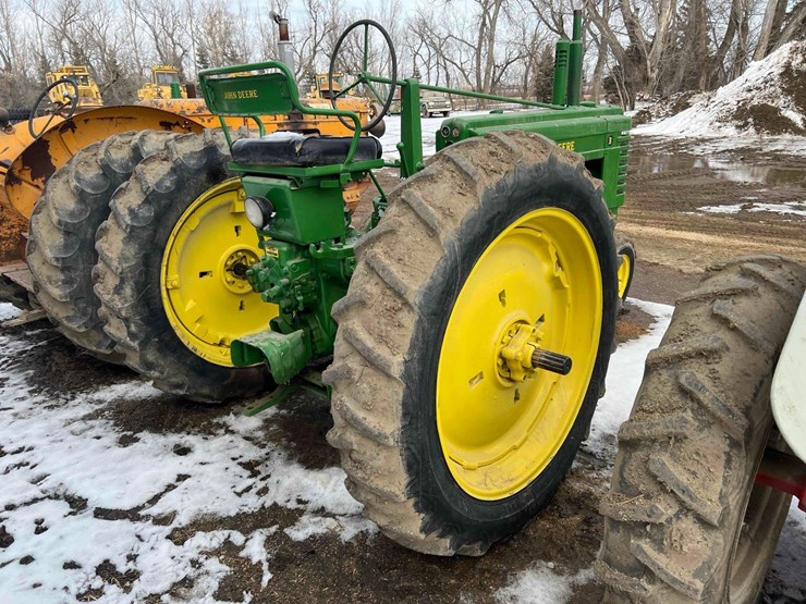 john-deere-b-image-4