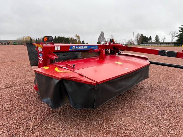 new-holland-210-image-2