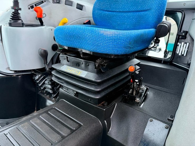 new-holland-t4030-image-48