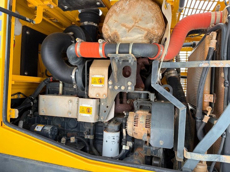 2011-komatsu-wa250pz-6-image-23