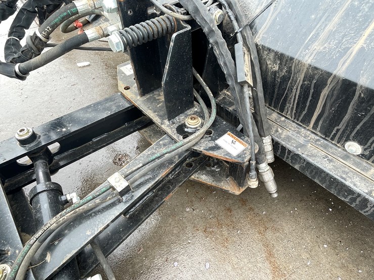 #4909-•-virnig-skid-steer-mount-72"-hydraulic-angle-broom-image-12