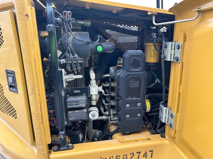 2021-caterpillar-306-image-14