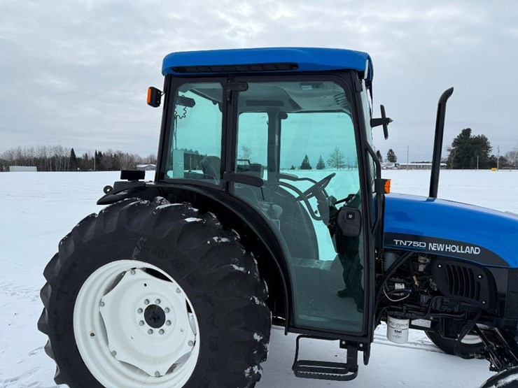 new-holland-tn75d-image-22