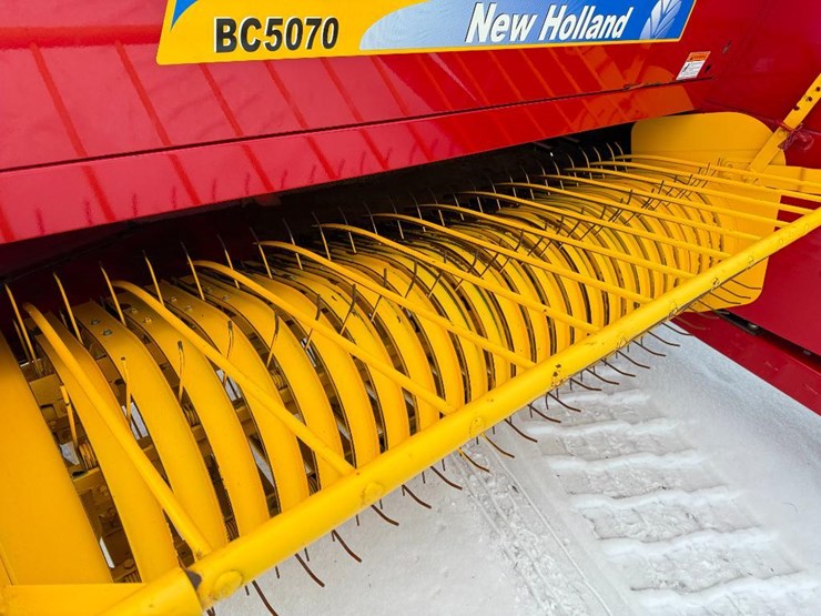 2015-new-holland-bc5070-image-14
