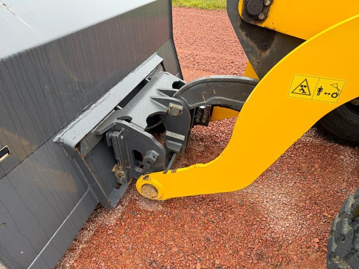 2022-new-holland-w80c-image-32