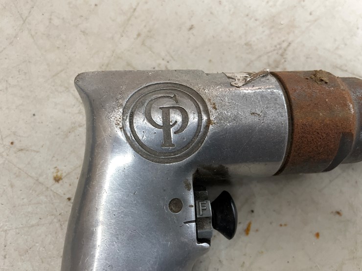 caterpillar-12-image-17