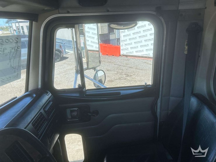 2005-peterbilt-357-image-28