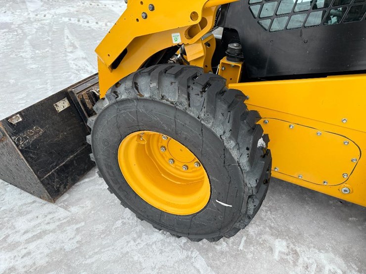 2022-caterpillar-246d3-image-8