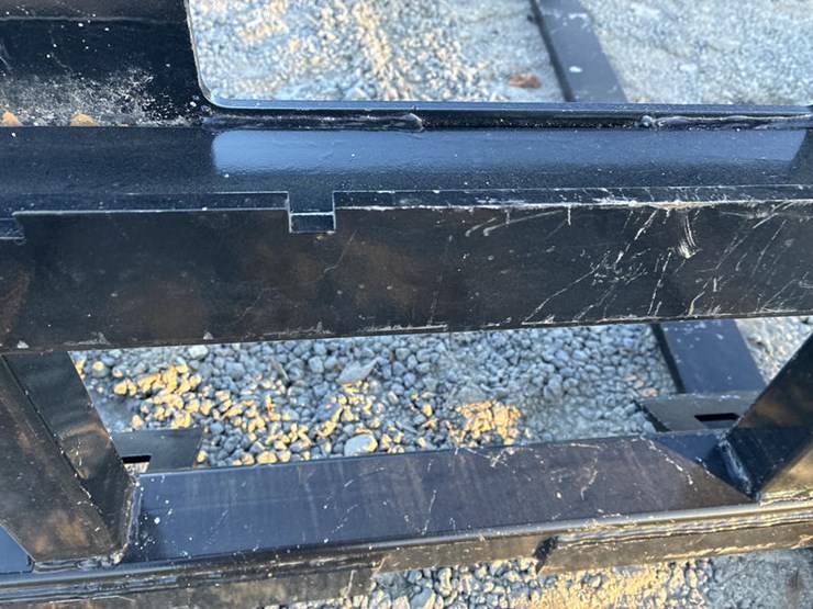 #115444-•-60"-skidsteer-mt-pallet-forks-image-4