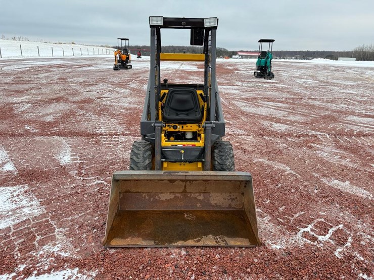 new-holland-ls120-image-2