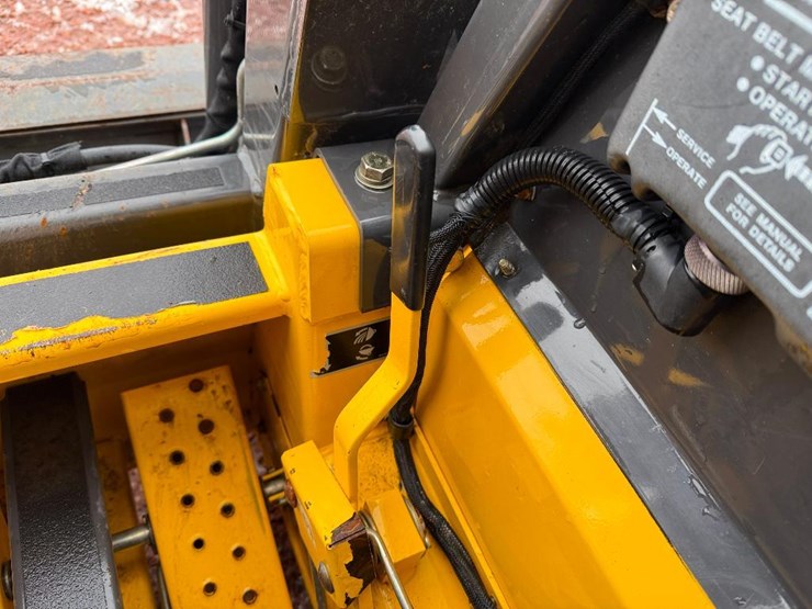 new-holland-ls120-image-28