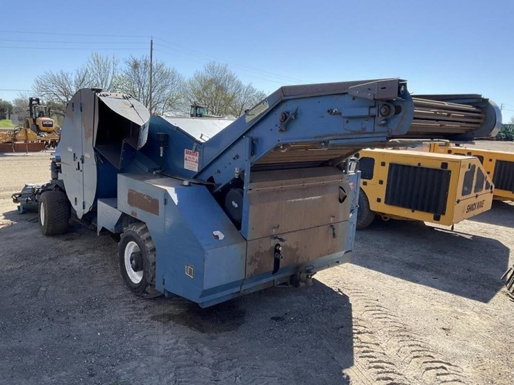 weiss-mcnair-magnum-x-s.p.-nut-harvester,-diesel-image-4