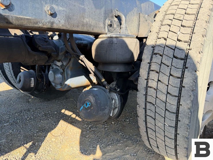 2015-kenworth-t800-image-21