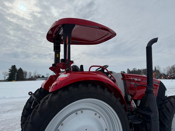 case-ih-farmall-140a-image-19