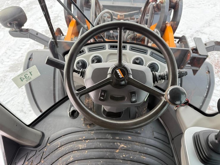 2019-case-621g-xt-image-65