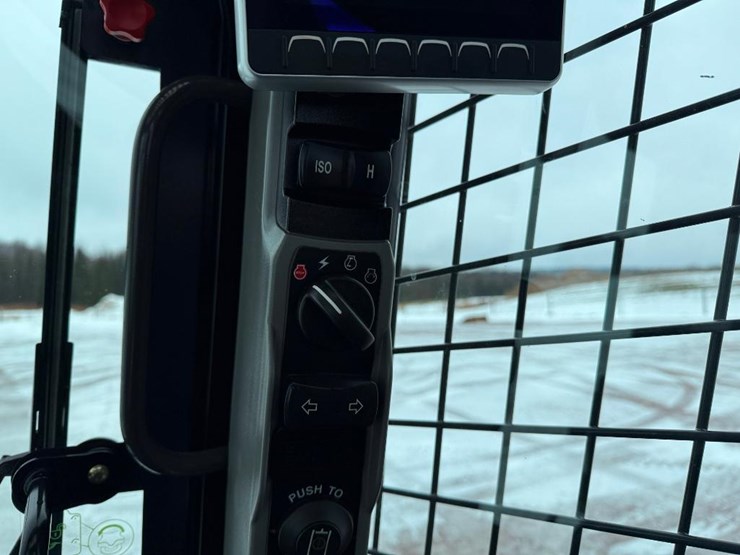 2023-new-holland-c334-image-39