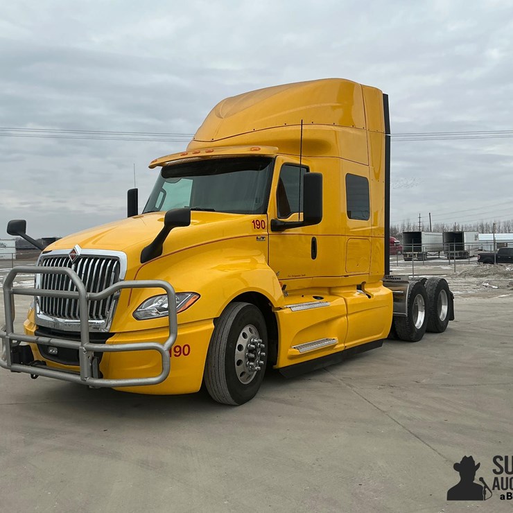 2020 INTERNATIONAL LT