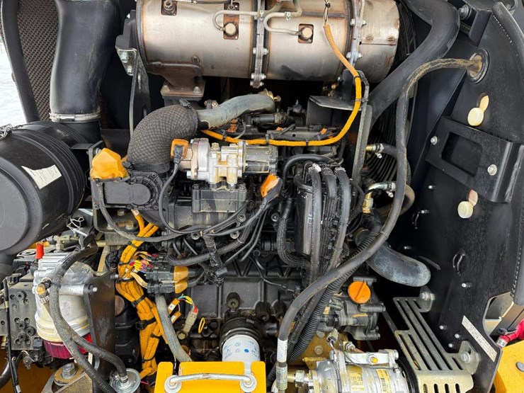 2019-deere-244l-image-29