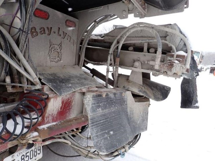 2011-peterbilt-365-image-46