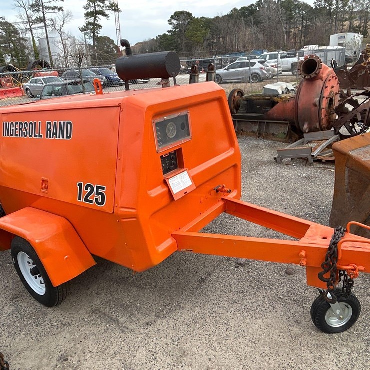 INGERSOLL RAND 125 S/A PORTABLE AIR COMPRESSOR