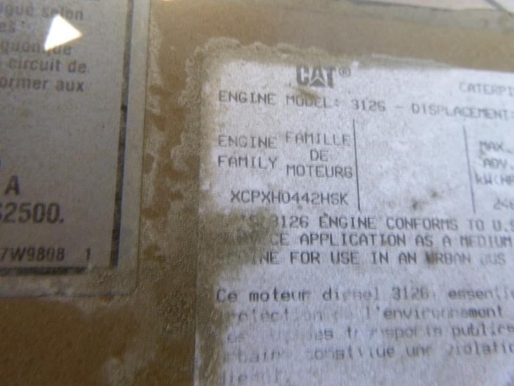 2000-freightliner-fl70-image-25