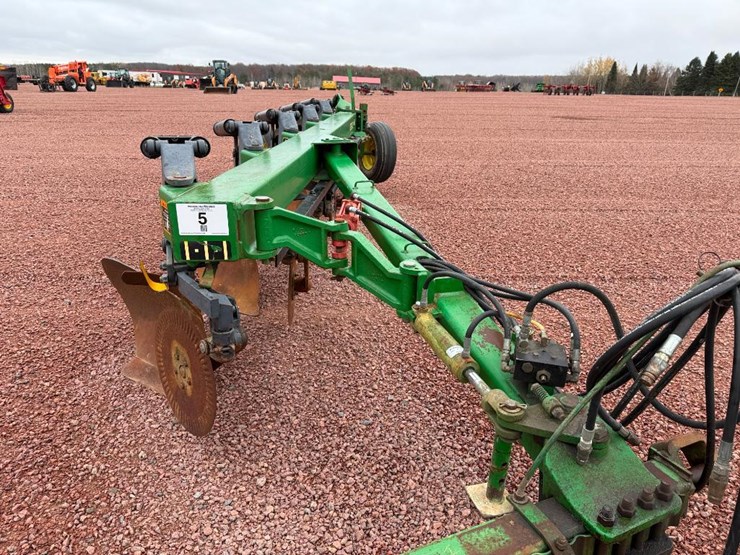 john-deere-2810-image-6