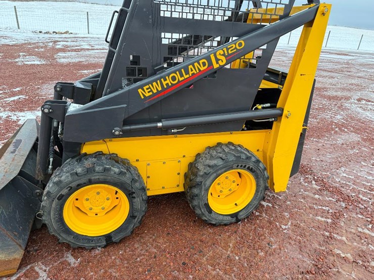 new-holland-ls120-image-9