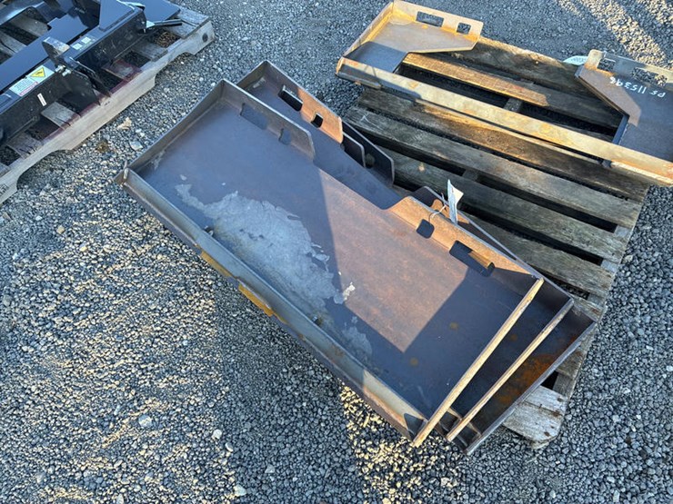 #115395-•-4x-weldable-skidsteer-face-plates-image-1