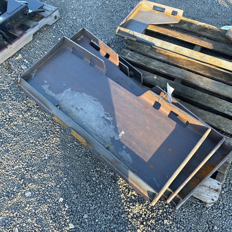 #115395 • 4X WELDABLE SKIDSTEER FACE PLATES