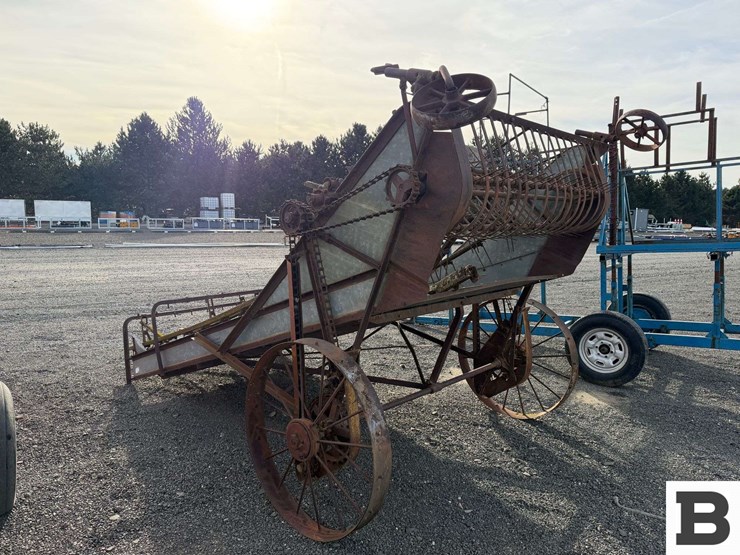 green-crop-model-r-hay-loader-image-2