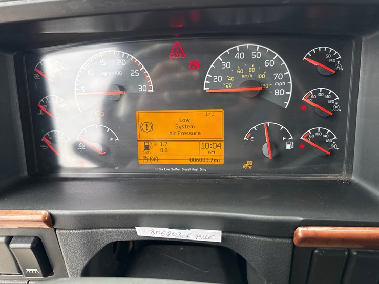 #30939-•-2012-volvo-vnl-tandem-axle-truck-tractor-image-44