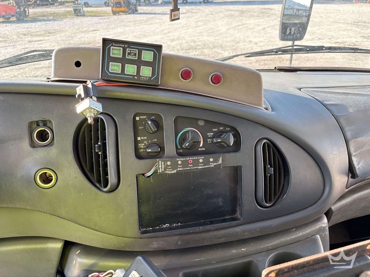 2003-ford-e450-image-39