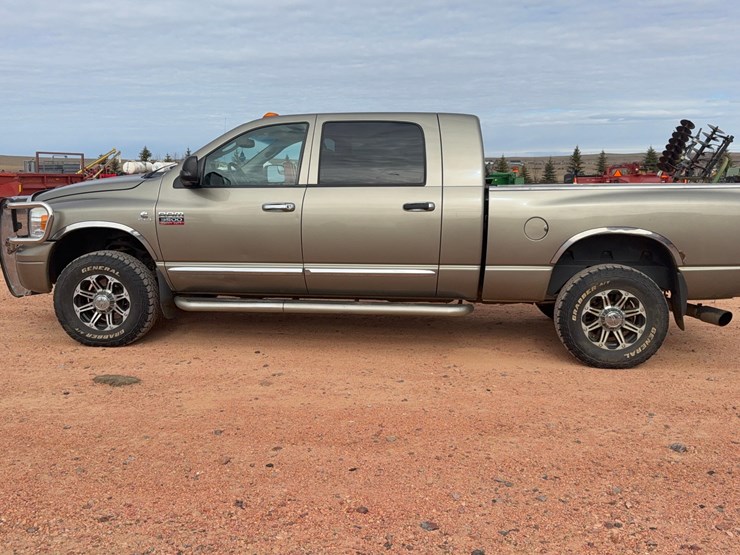 2009-dodge-3500-image-6