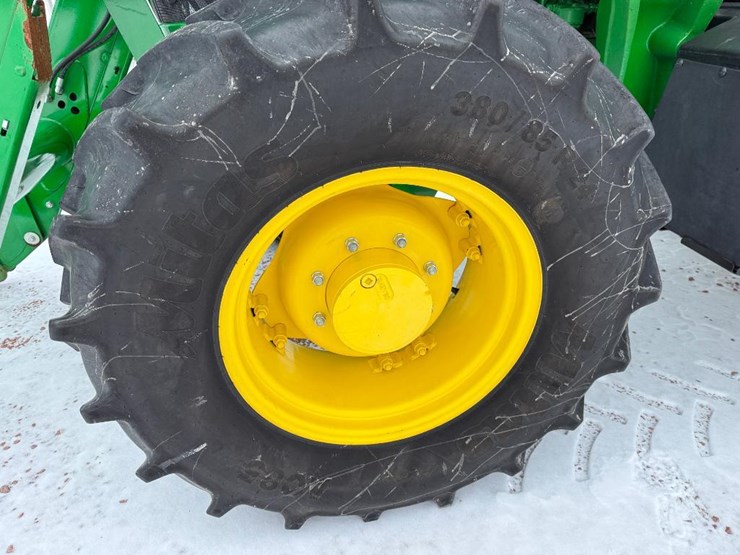 john-deere-6105e-image-13