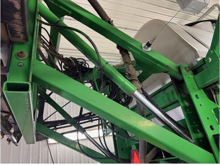 2004-john-deere-4710-image-21