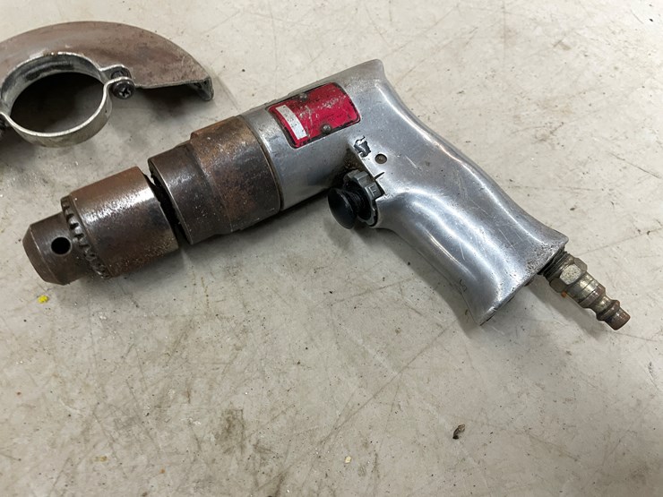 caterpillar-12-image-15