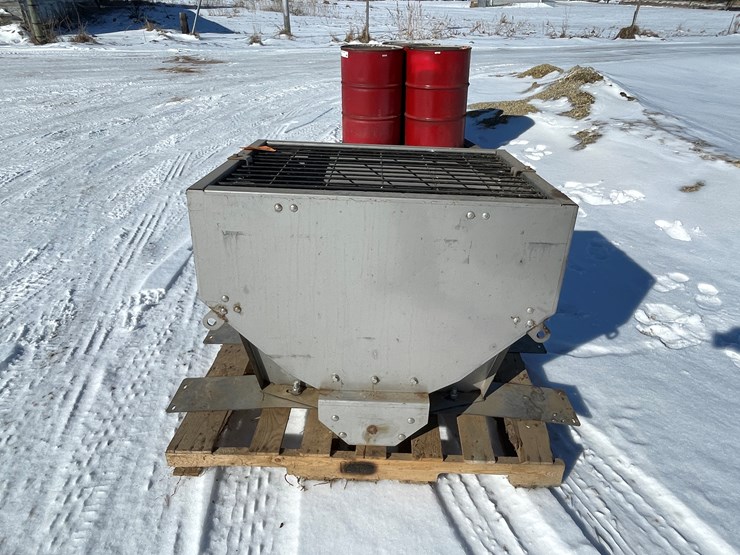 #4945-•-bobcat-mi-spreader-sp13-salter-attachment-image-5