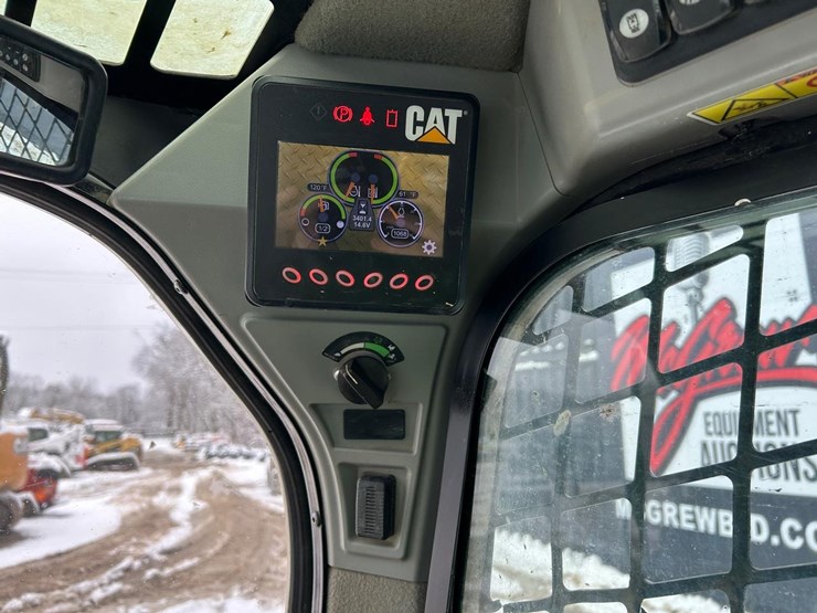 2015-caterpillar-299d-image-21